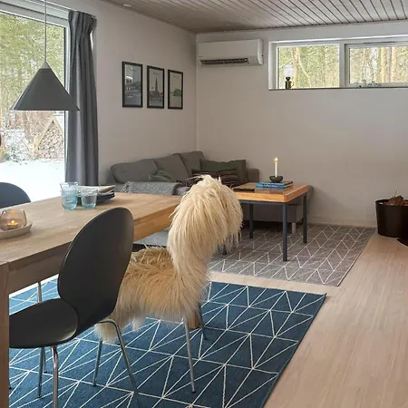 2 Bedroom Beautiful In *
